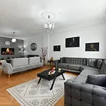 Center Suite 5